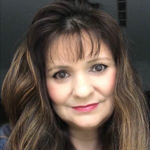 Meet your Posher, Angelique